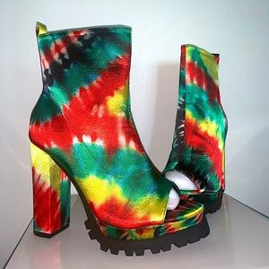 NEW Designer boot style heels/ botines Nuevos